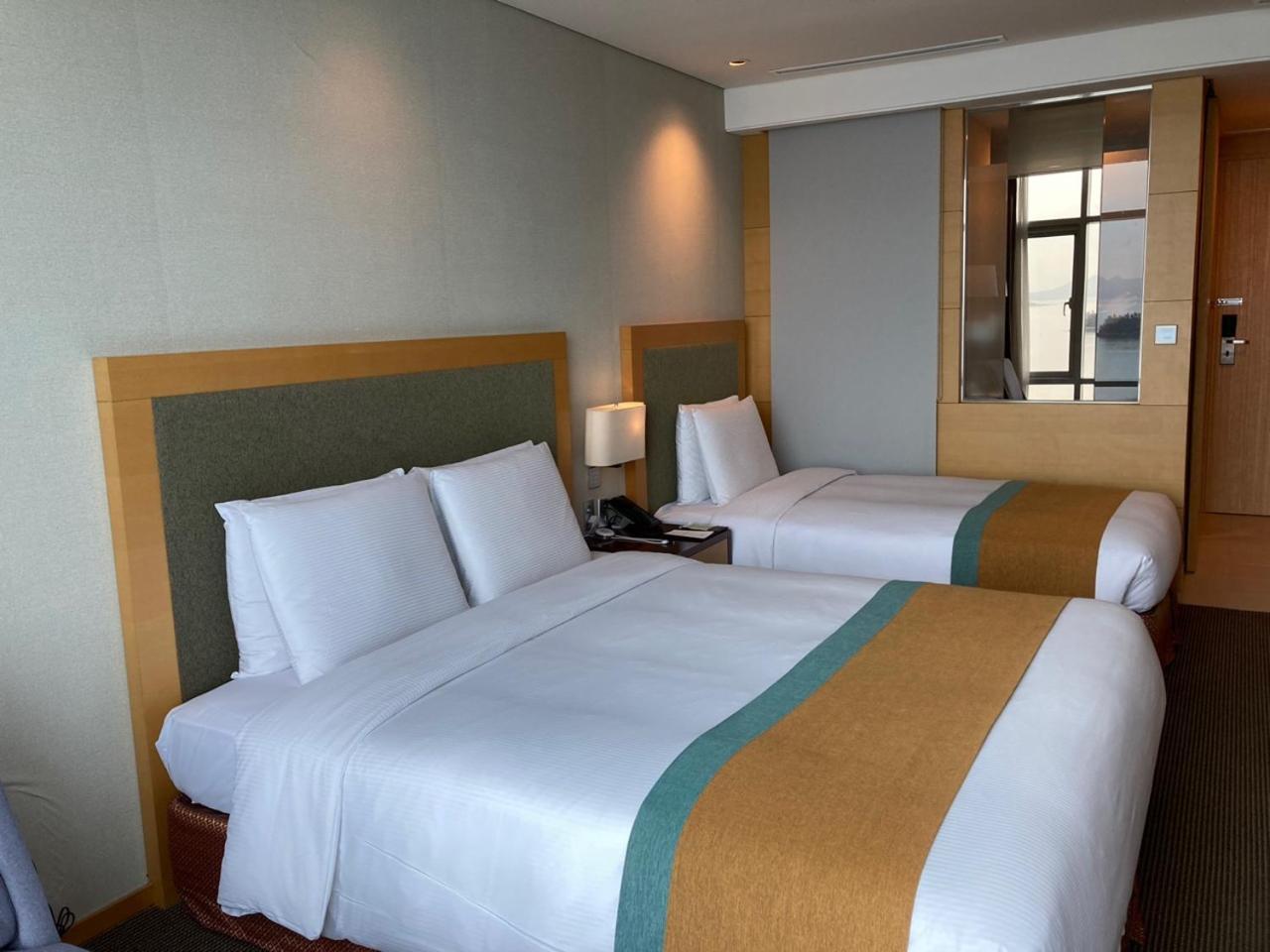 Hidden Bay Hotel ヨス市 エクステリア 写真