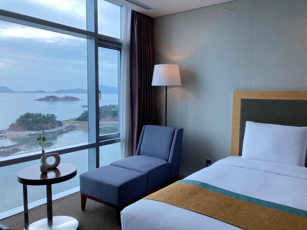 Hidden Bay Hotel ヨス市 エクステリア 写真