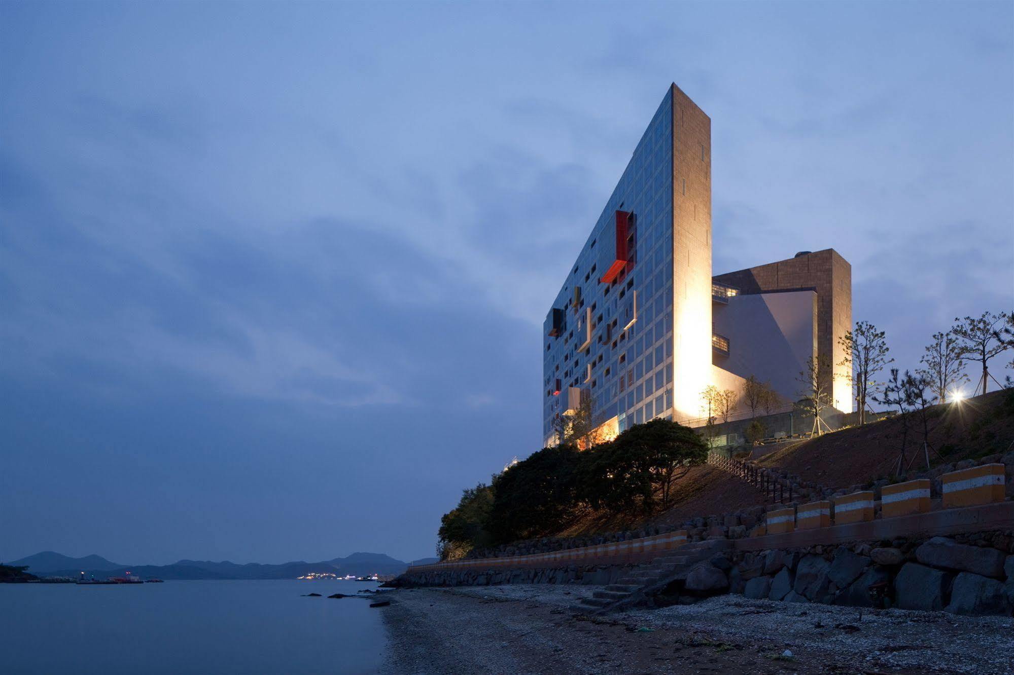 Hidden Bay Hotel ヨス市 エクステリア 写真